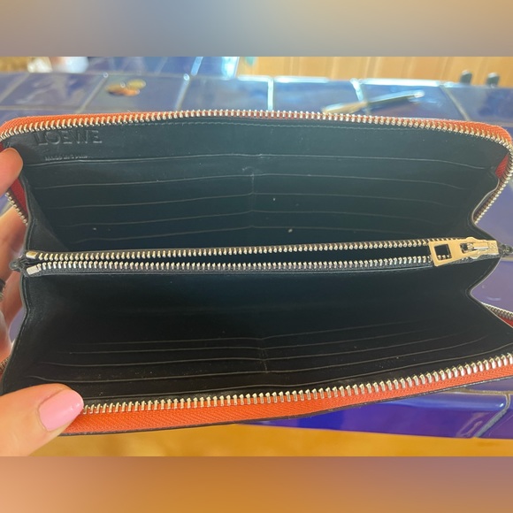 Loewe zip around wallet in satin calfskin - Picture 8 of 9